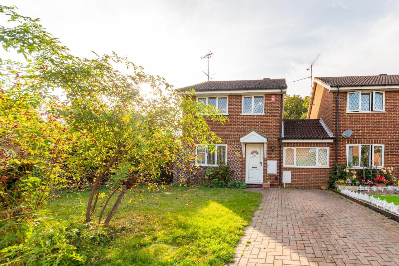 Cosy 3 Bedroom House near River Thames - Pass the Keys - Chambres d’hôtes Reading