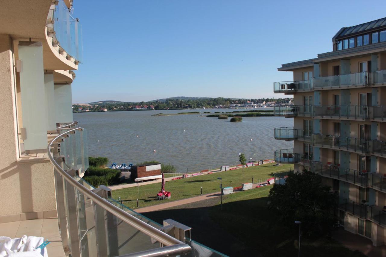 Family Apartment with Lake View (2 adults + 2 children)