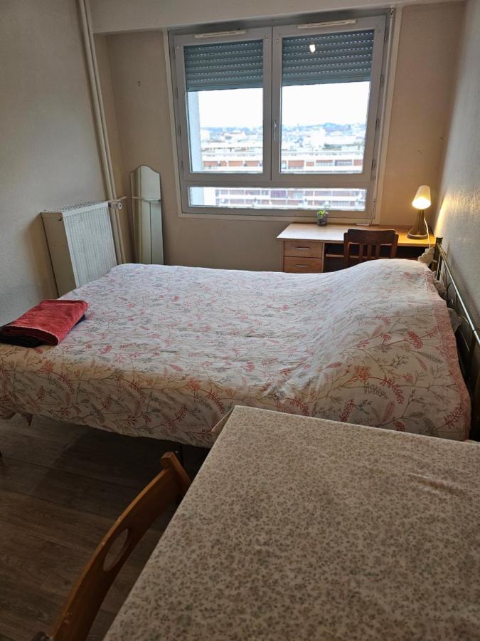 Chambre chez particulier à 25 minutes à pied de la gare de Tours, en centre-ville, à proximité de toutes les commodités - Bed and Breakfast Tours
