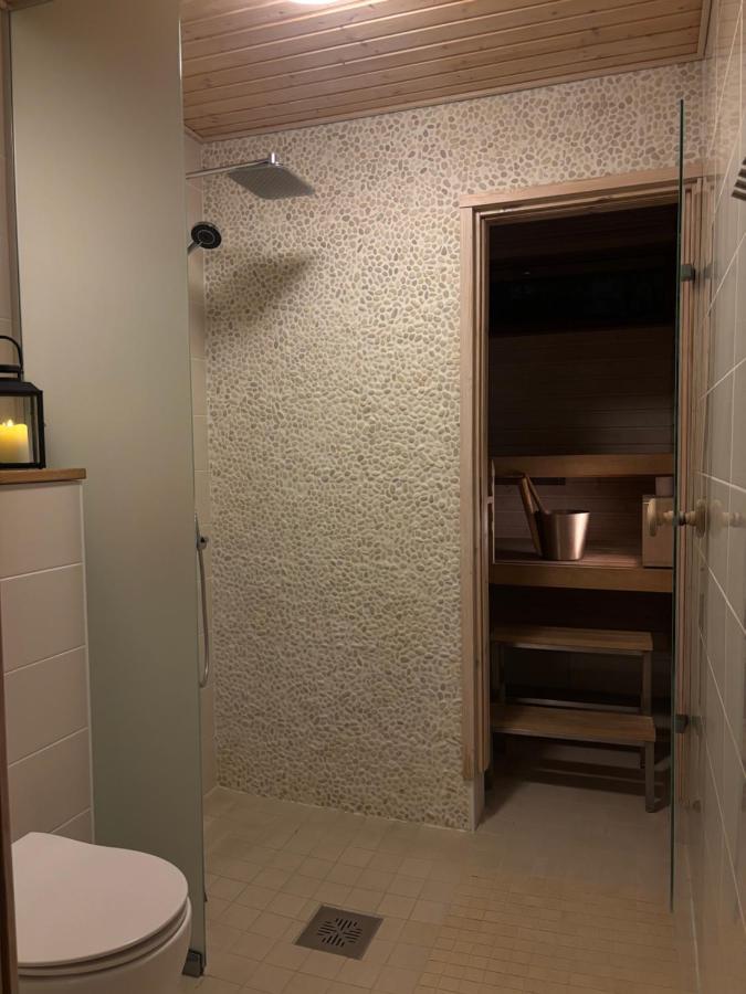 Villa Talma - Unique villa with jacuzzi, close to Talma Golf - Chambres d'hôtes Tallmo