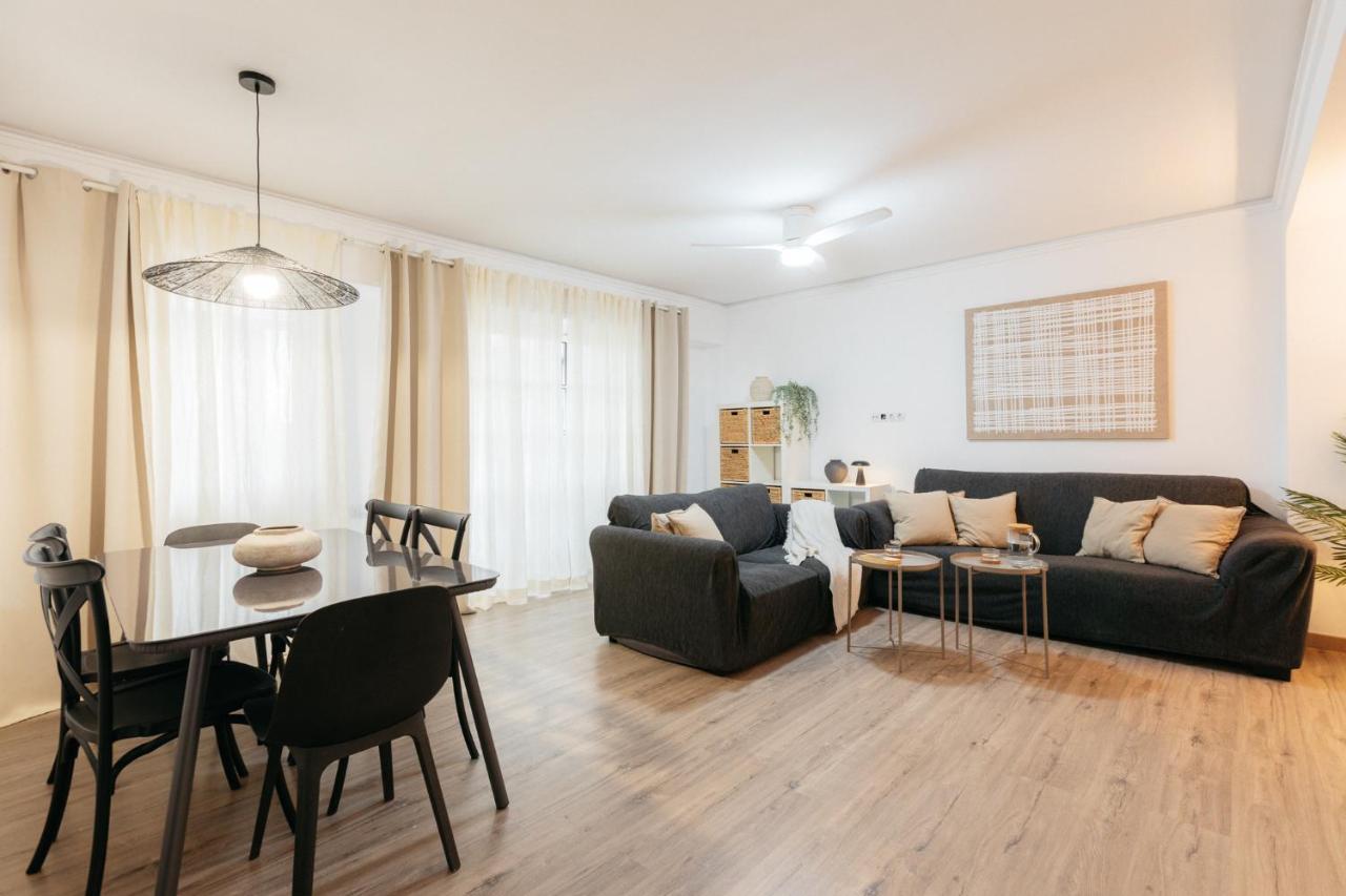 Your Sunny & Spacious Portview Home - B&B Valencia