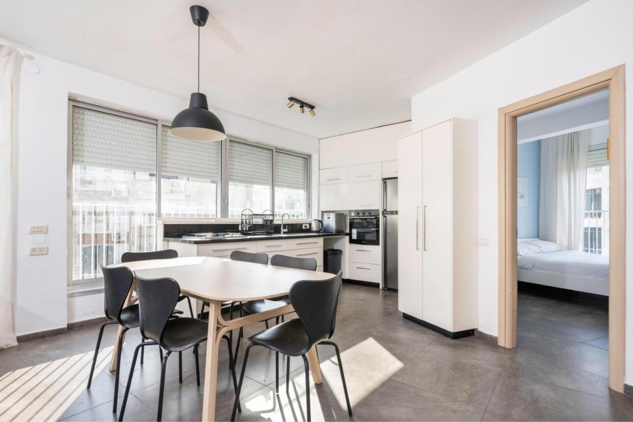 Best Location 3BR Specious Apartment By Vacay - Bed and Breakfast Tel Aviv