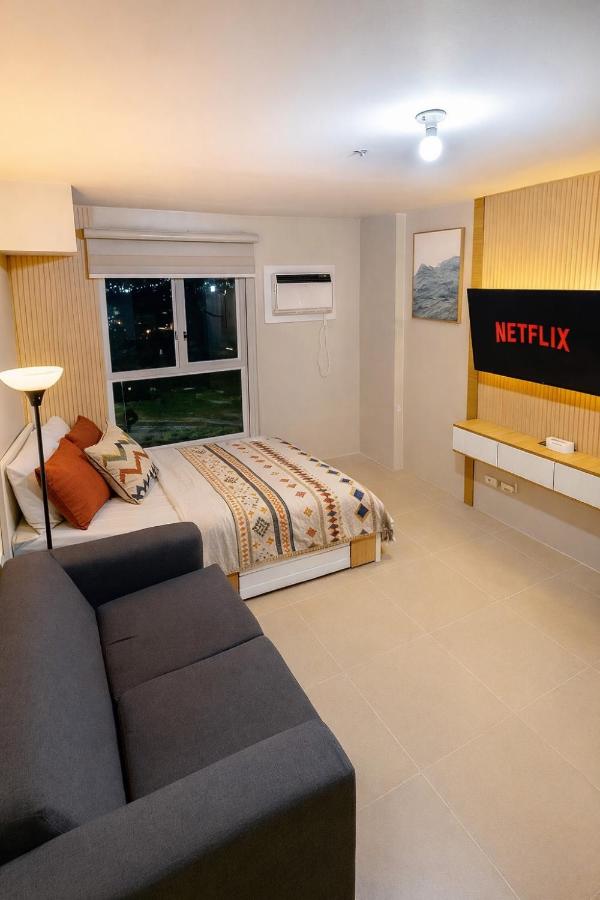 Condotel Near NAIA T1, T2 and CAAP - B&B Manila