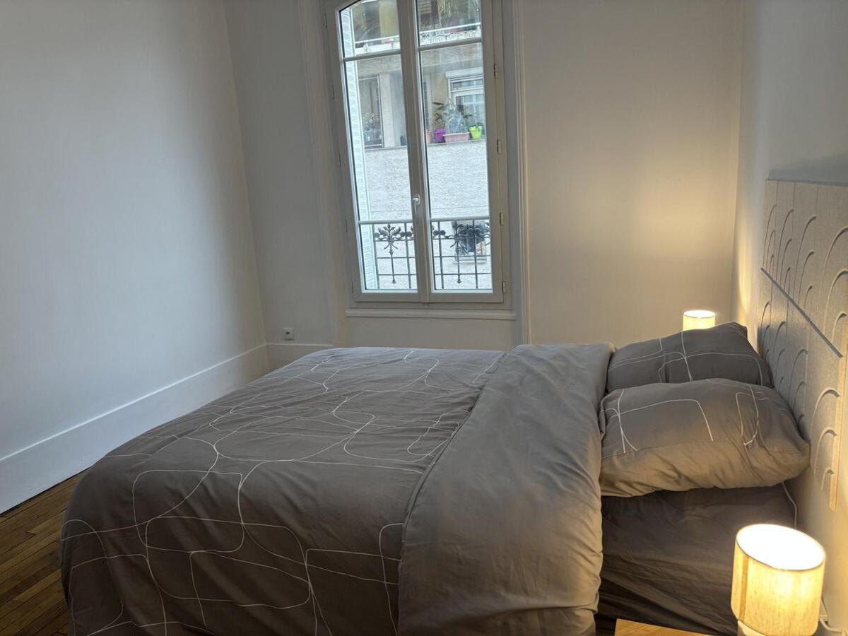 Le Haussmann Charme parisien - Spacieux - B&B Courbevoie