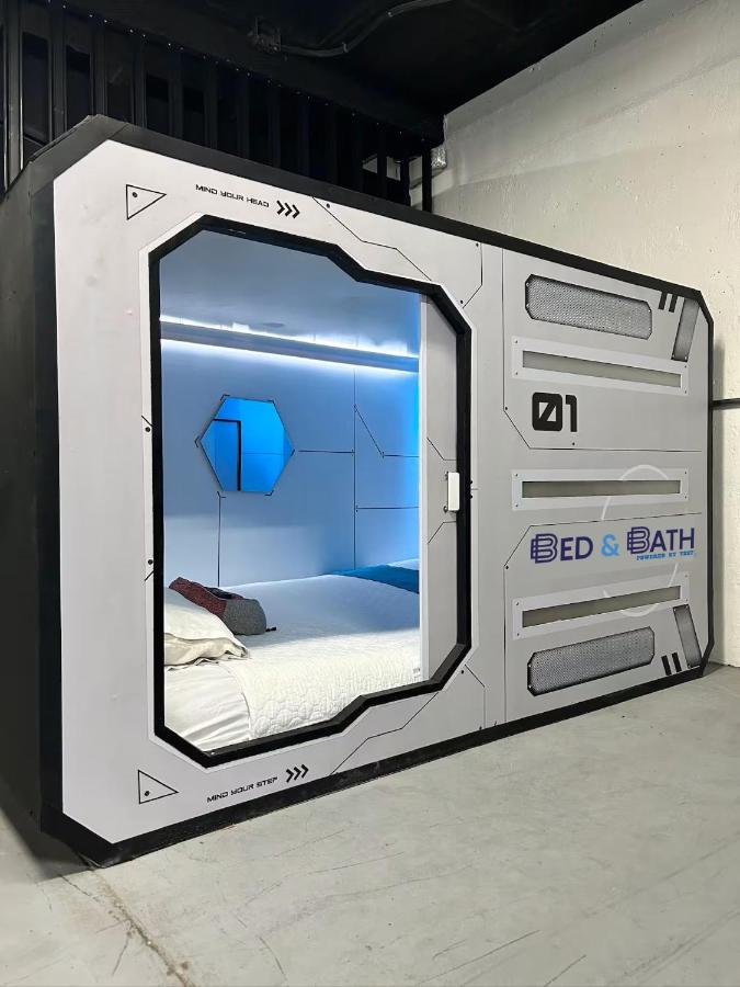 Bed & Bath Hotel Capsula Quito