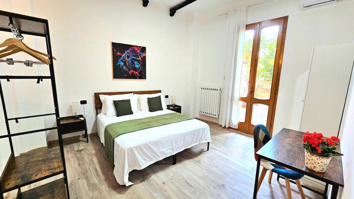 Big, Bright and Chic Terrace Flat - Ferienwohnung Bologna