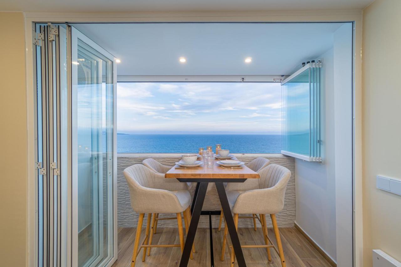 MI 18- GREAT SEEVIEWS , FIRST line seefront , NEW APPARTMENT - B&B Empuriabrava