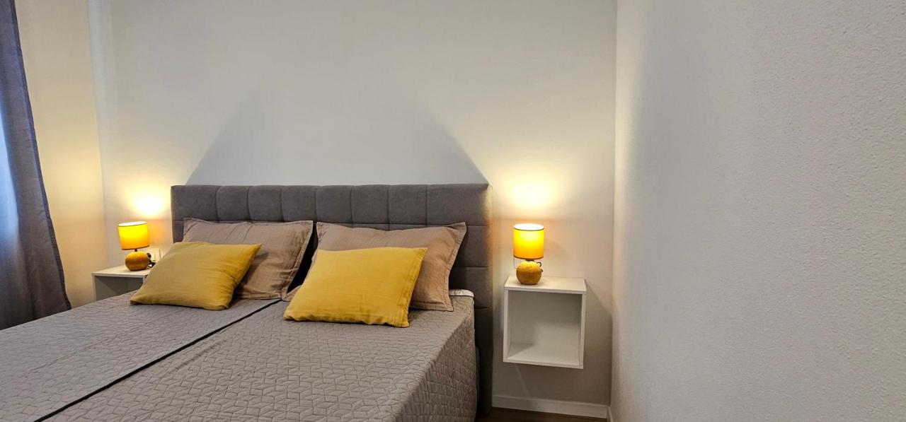 Apartment LAV- newly, modern city spot - B&B Pola