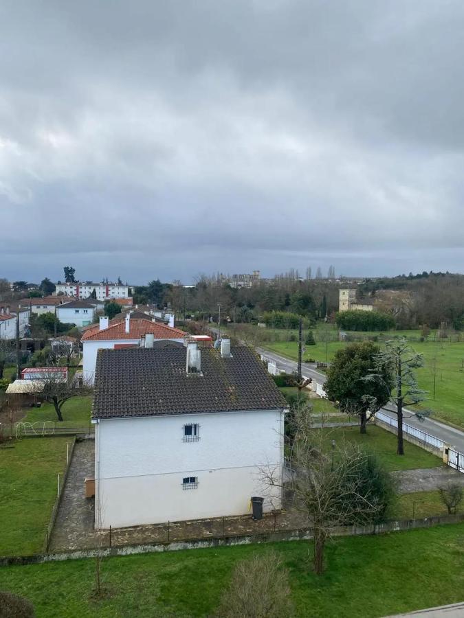 Appartement charmant à Auch - 80 m² avec balcon - Ferienwohnung Auch