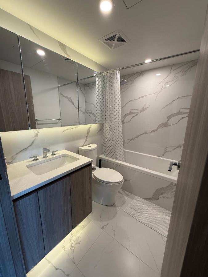 Luxury Condo Downtown Toronto - B&B Toronto