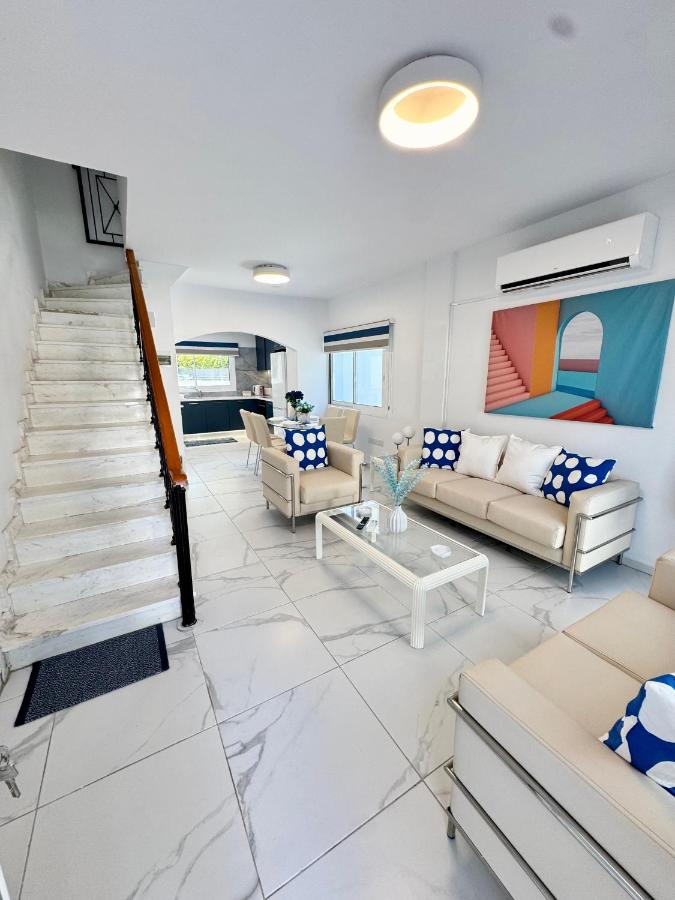 Modern 2BR Villa with Heated Hot Tub and Steps to Beach - B&B Protaras