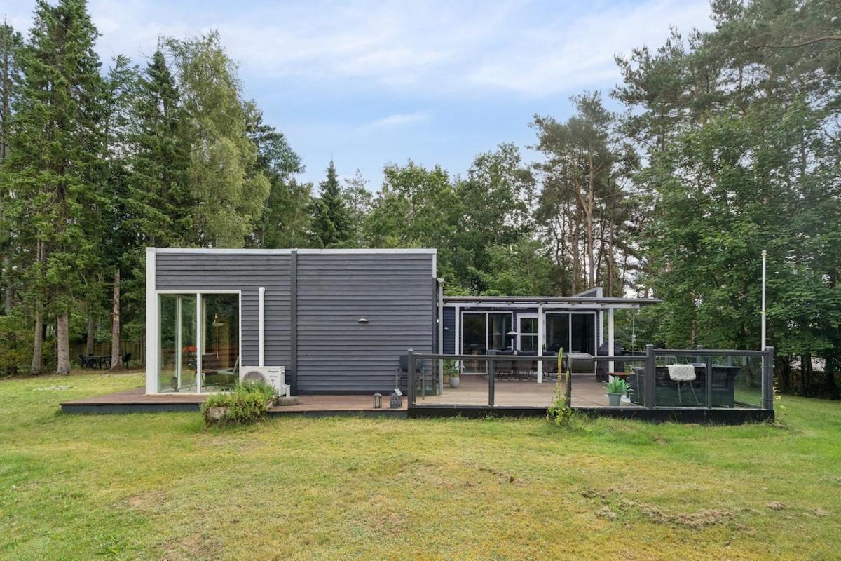 Lovely holiday home in beautiful surroundings, near Mols Bjerge and Ebeltoft - 4 bedrooms - Chambres d'hôtes Ebeltoft