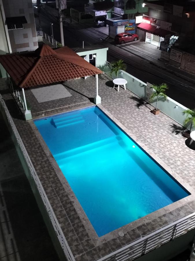 Apartamento con tres habitaciones, piscina y parking techado gratis - B&B Juan López