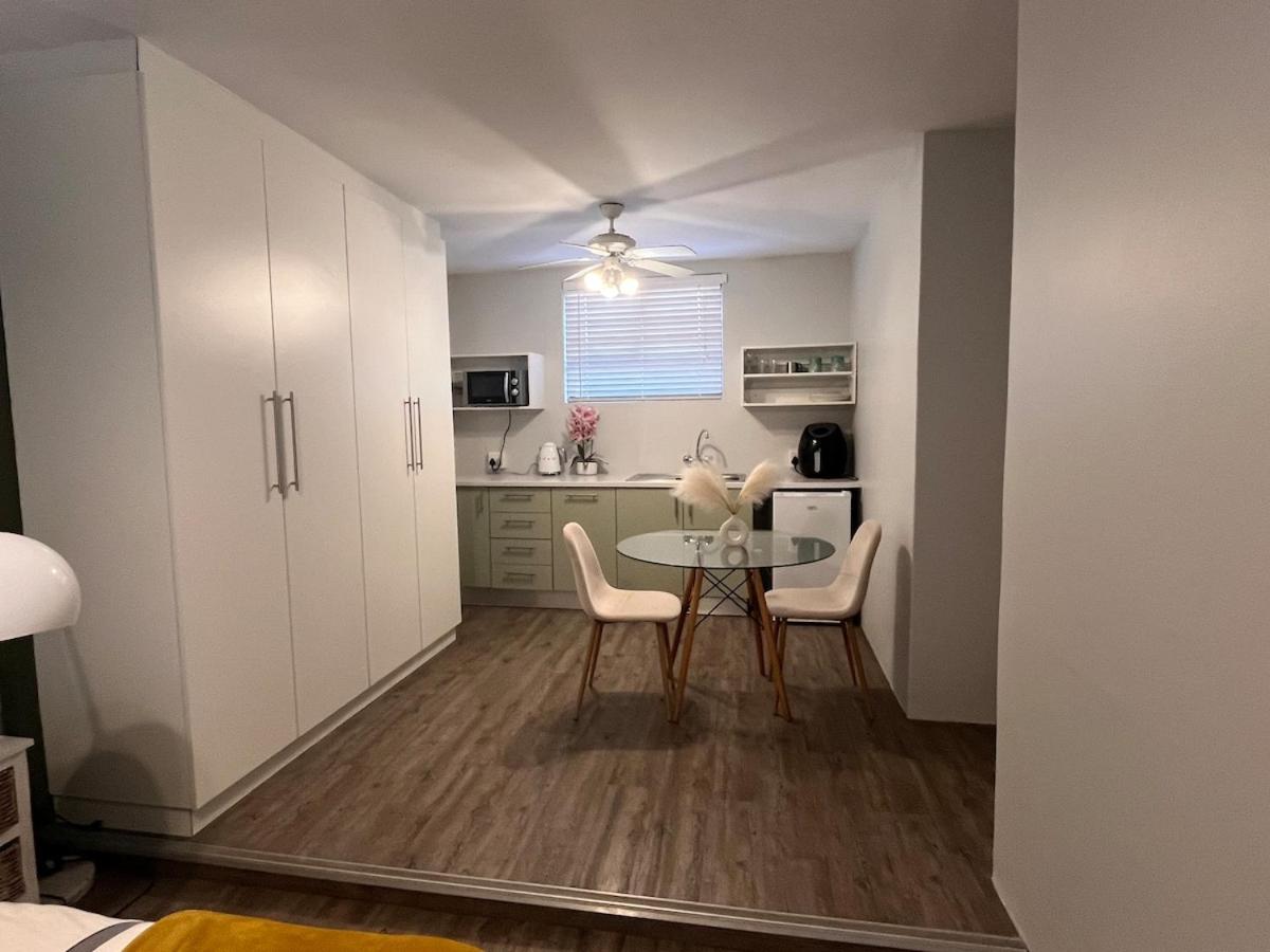 Nahoon View, Suite 2 - Ferienwohnung KuGompo City