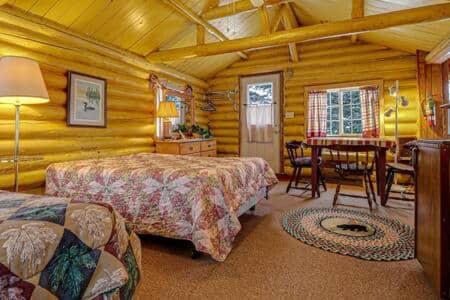 Cabin #5 On Barker Lake - B&B Winter