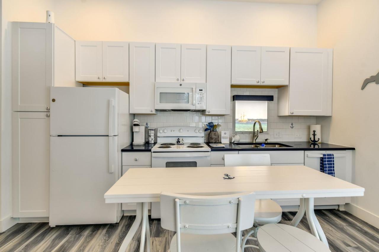 New Home on Lake Michigan's Traverse City West Bay - B&B Traverse City