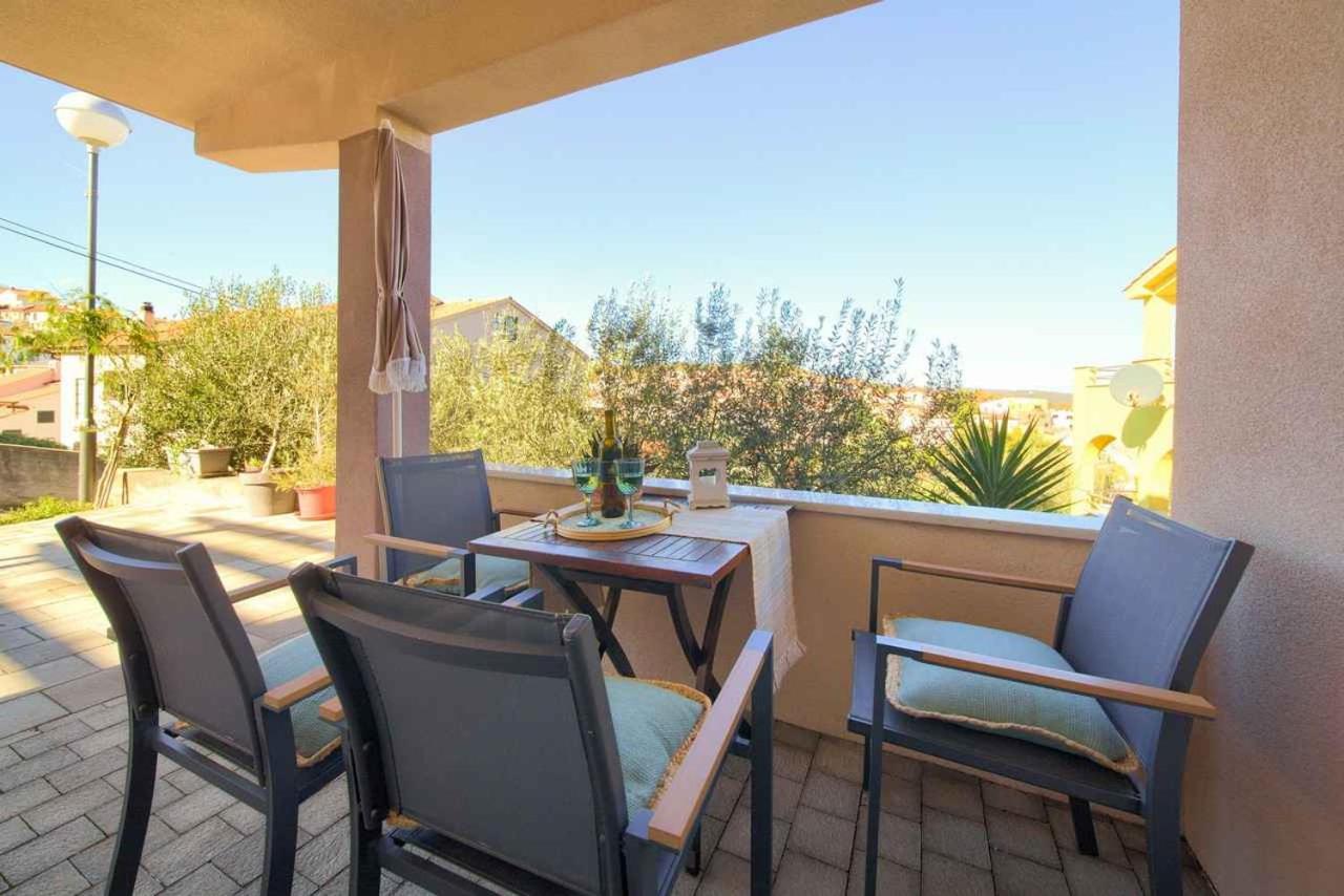 Apartment in Vrbnik - Insel Krk 36800 - B&B Vrbnik