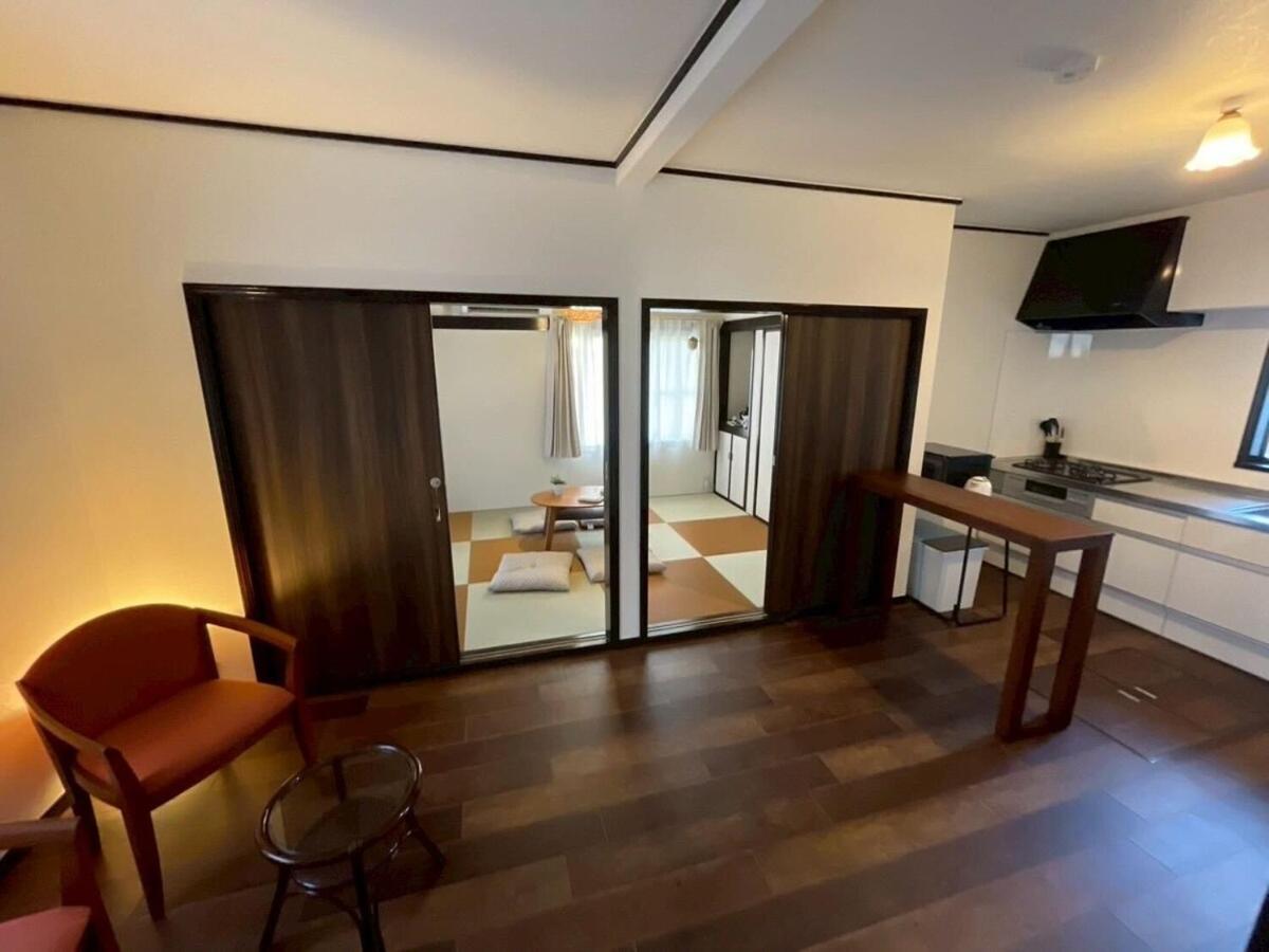 海まで徒歩1分 駅まで8分 畳でくつろぐフルリノベの静かなお家 - Chambres d’hôtes Ōiso