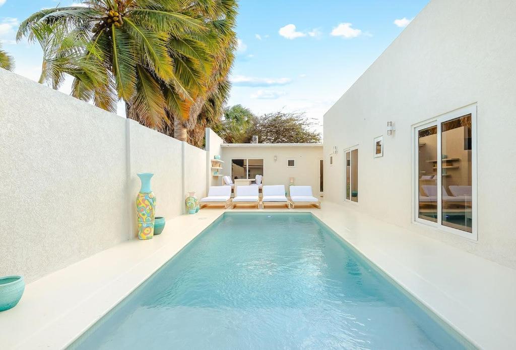 Soulful Escape, Spacious 5BR Villa by Bocobay - B&B Oranjestad