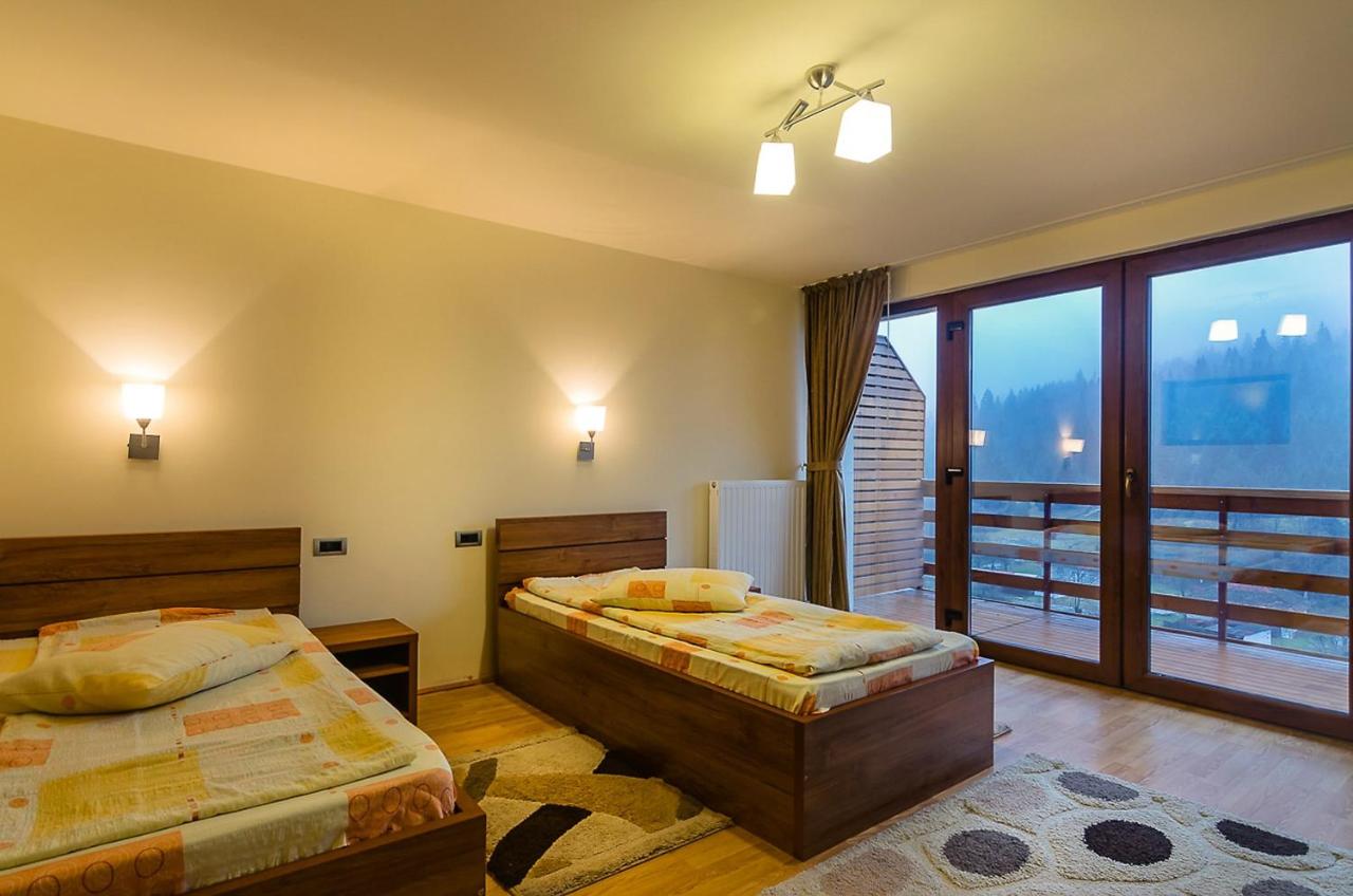 Twin Room with Private Bathroom