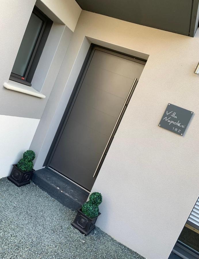 Villa Napoléni - Maison - Calme - Jardin - Parking - B&B La Roche-sur-Yon