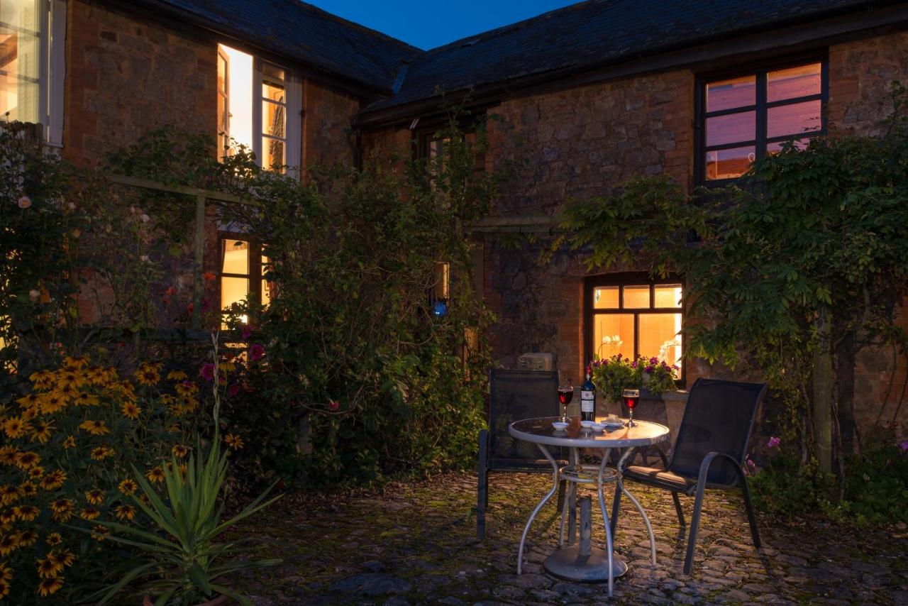 The Old Dairy at Bishops Barton - Bed and Breakfast Wellington