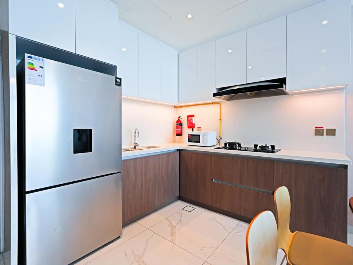 Modern 1-Bedroom Apartment in Sepcoo Residence-1005 - B&B Dubai