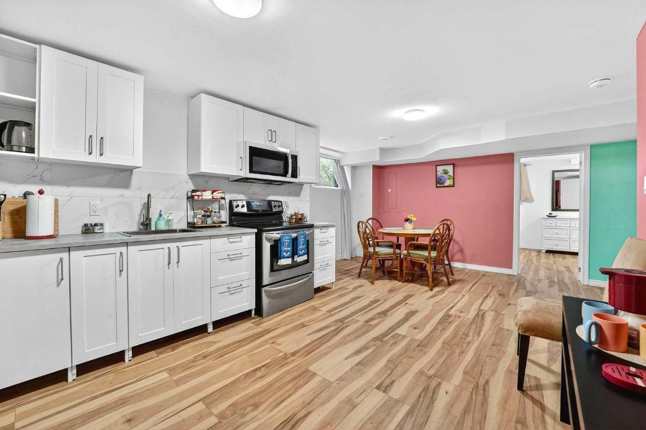 Spacious 1 BD + 1 Den near Marina and Canal - B&B Port Colborne