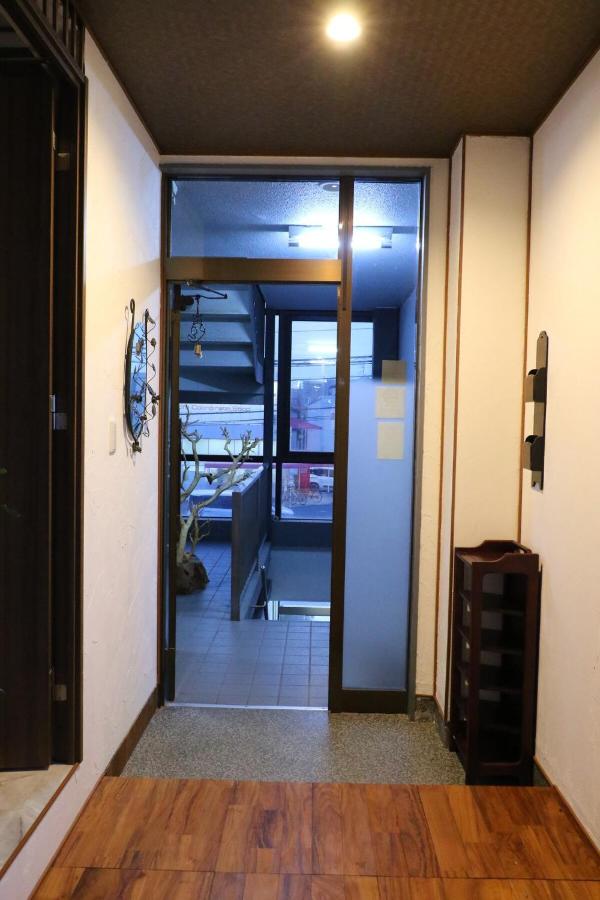 京都 大阪アクセス良好の和モダン民泊 静かで快適な宿泊施設です 京阪本線楠葉駅から徒歩圏内 急行特急停車駅で京都へ約30分 大阪へ約40分とアクセス良好です - Chambres d’hôtes Hirakata