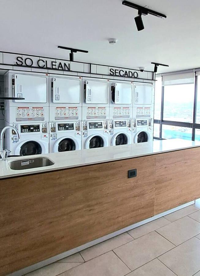 Departamento estudio frente a salida de metro en Santiago - Chambres d'hôtes Santiago