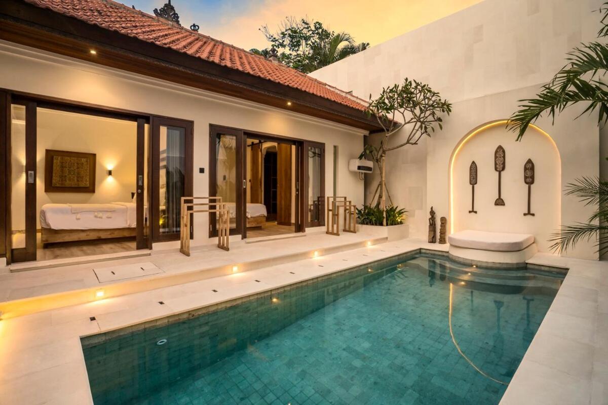 Priviere Seminyak - 2BR Villa with Pool Near Beach - B&B Seminyak