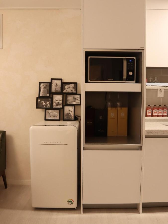 Morning Gwangalli 301, 30 seconds to the beach, emotional romantic accommodation - Ferienwohnung Busan