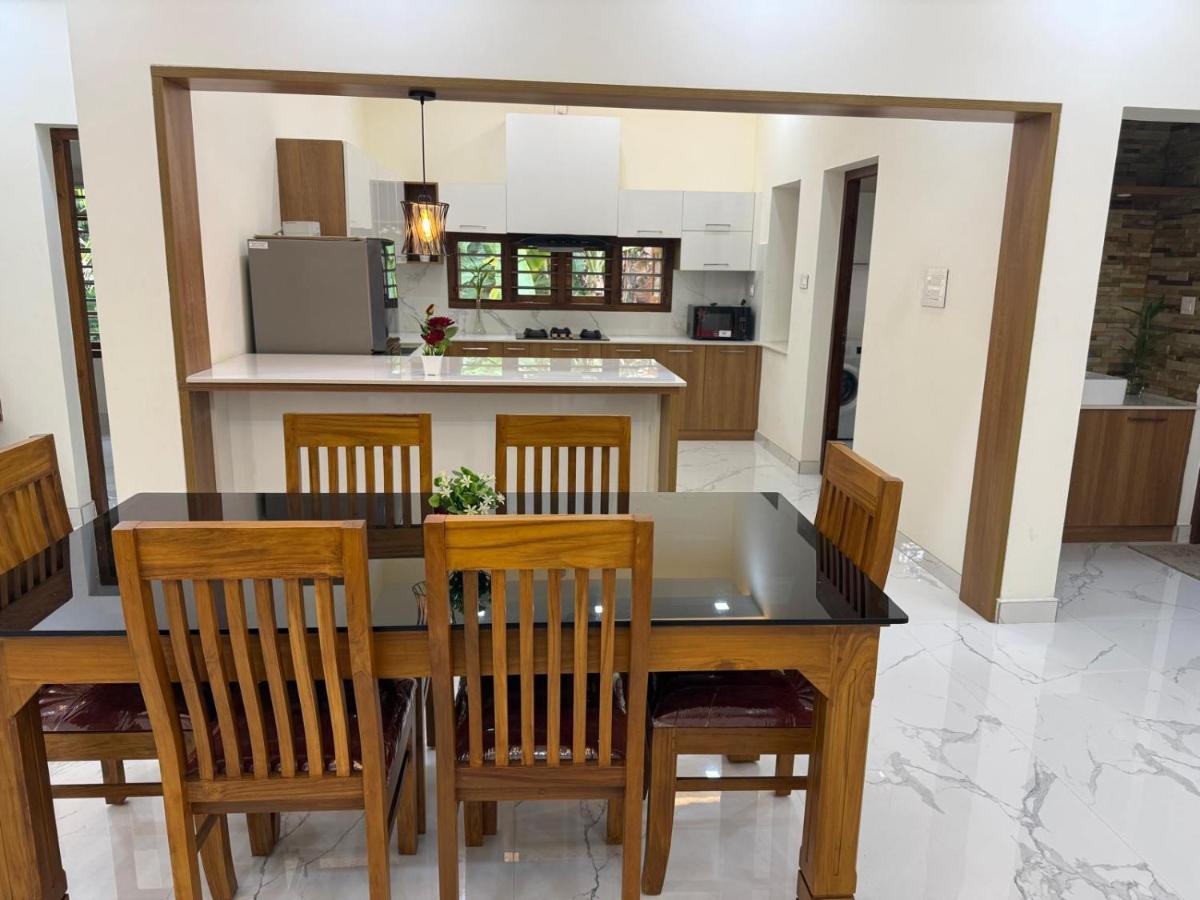 Premium house near Cochin Airport for NRI families - Chambres d'hôtes Nedumbassery
