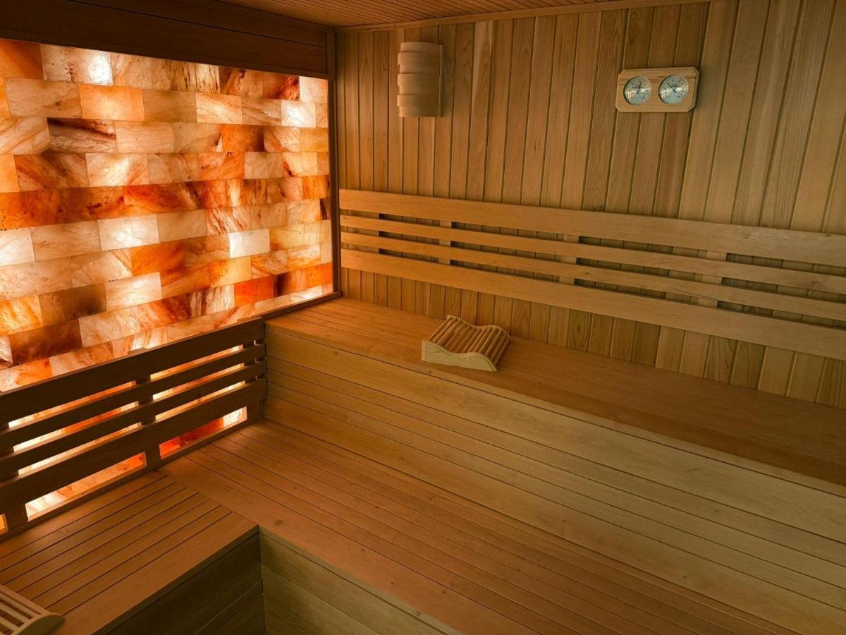 Wise Nest Studio with pool and spa - Chambres d'hôtes Sinaïa