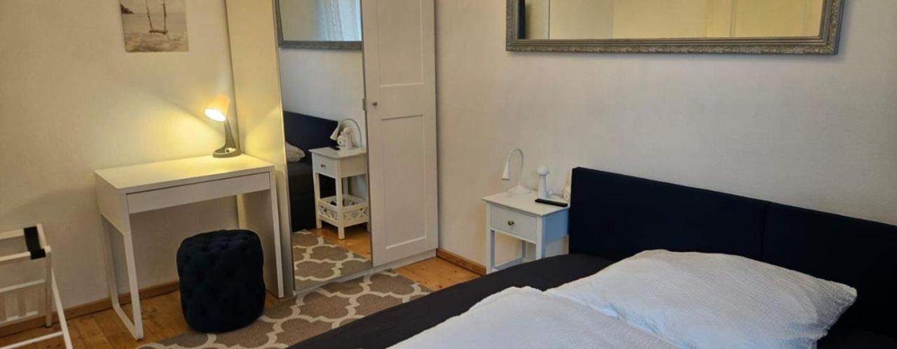 Ferienwohnung Für Gäste mit Niveau,Monteurewohnung mit 3 separaten Schlafzimmern,Parkplatz für Großes Fahrzeug vorhanden 8,5m lang - Chambres d'hôtes Wadersloh