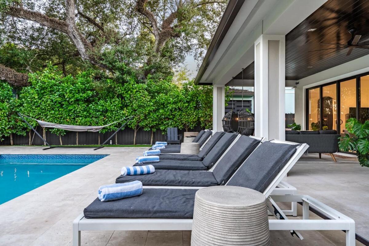 Casa Monstera Heated Saltwater Pool Game Room Golf - B&B Fort Lauderdale