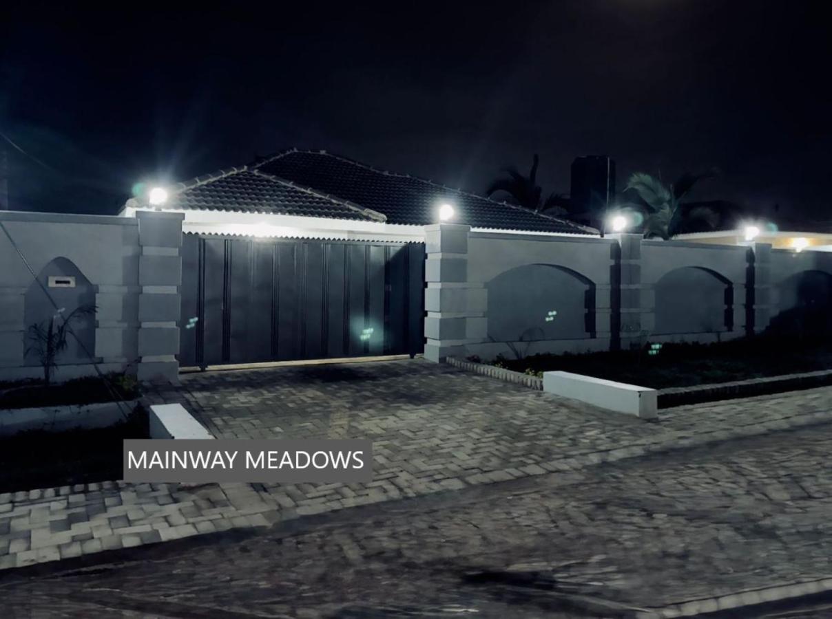 Tamayi Holiday Home - Bed and Breakfast Harare