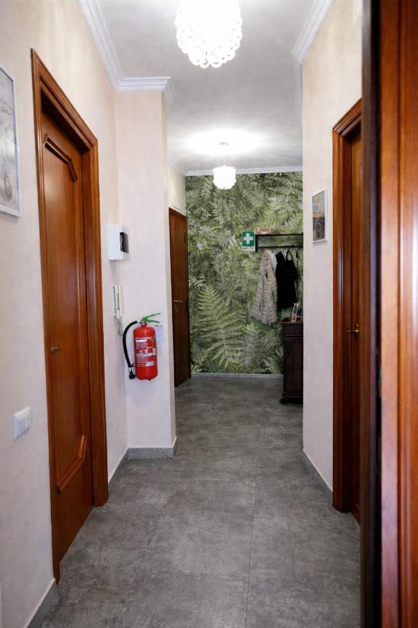 Marina e Lucio Bright Apartment San Paolo Metro near Colosseum 4 Guests - B&B Roma