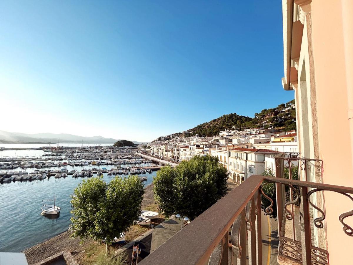 EDIFICI ROSA- Ático primera línea - Bed and Breakfast el Port de la Selva