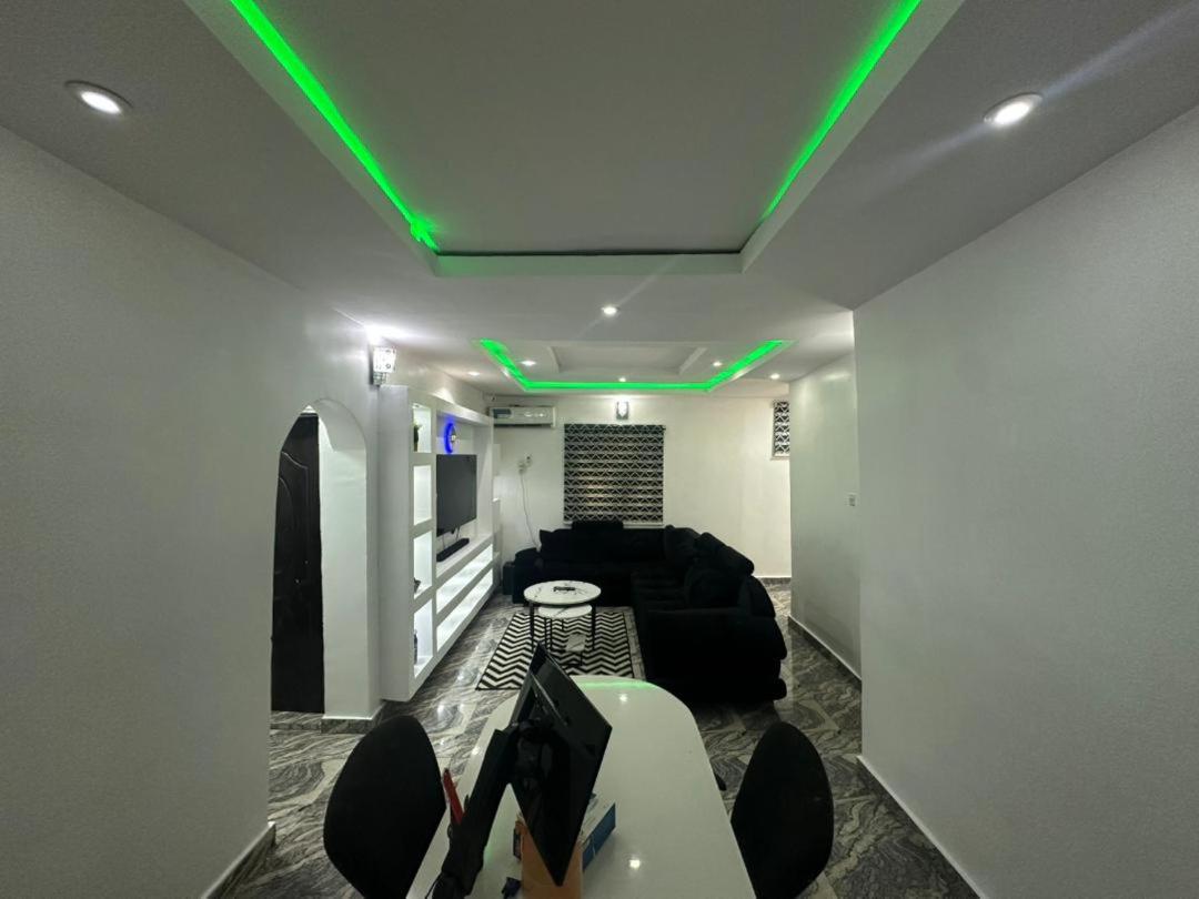 2BD Apartment in a Secure and Serene - B&B Agege