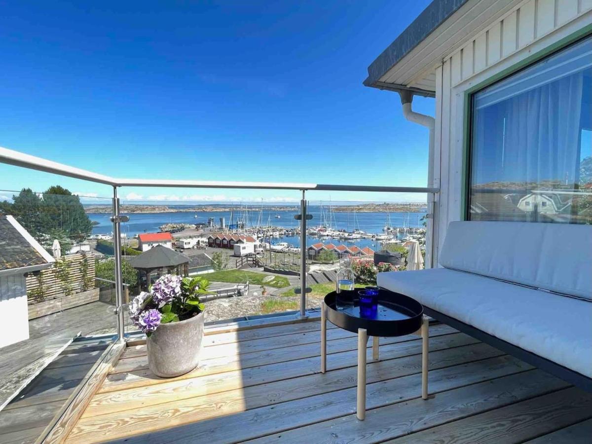Villa with spectacular sea view - B&B Öckerö