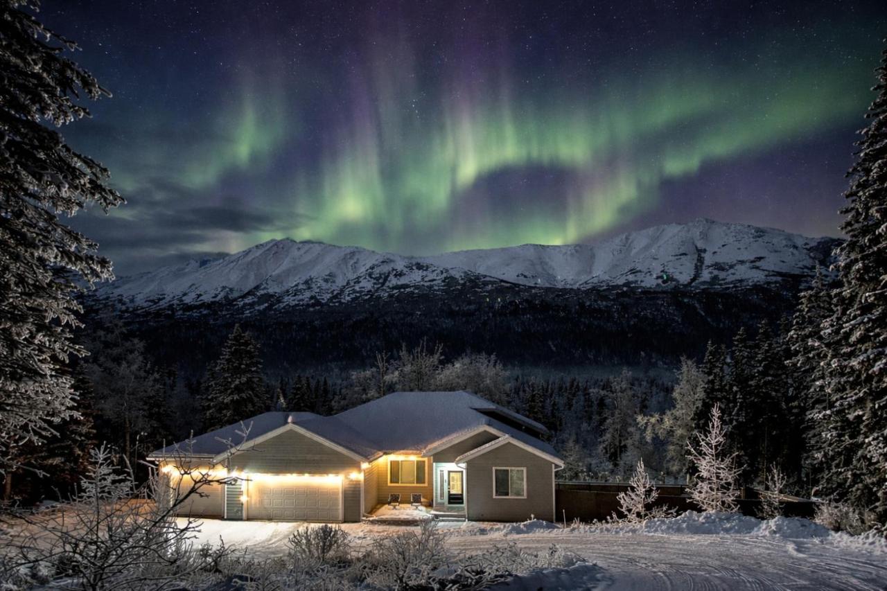 Cozy Private Hot tub, Luxe Views! Shiloh&Harmony - B&B Eagle River