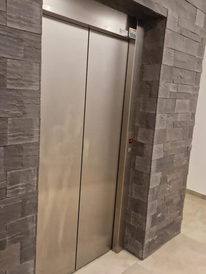 Apartman Oskar Dunav - B&B Stari Banovci