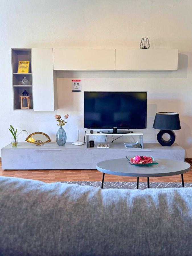 Ocean Hill House by Rentery Madeira - B&B Santa Cruz