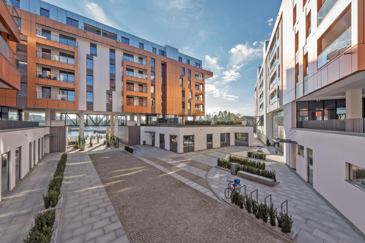 Deluxe Two-Bedroom Apartment with Balcony and River view (6 Adults) - 4, Stara Stocznia Street