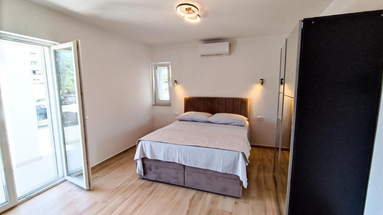 Apartmani Zoran 2 Zagrebačka 10A - Bed and Breakfast Promajna