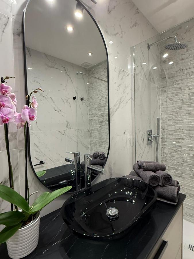 Arena Santa Giulia Suite - Bed and Breakfast Milaan