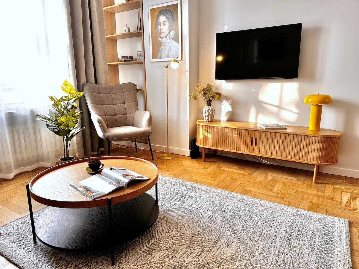 Stylowy retro apartament w sercu Wrocławia - Chambres d'hôtes Wrocław