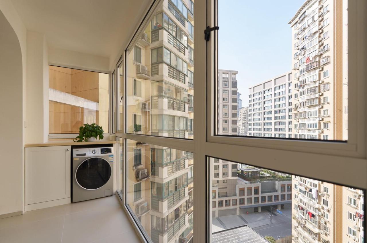 EHUB - Brand New Apartment Yuyuan Garden 3Bedroom with View on High Floor - B&B Shanghai