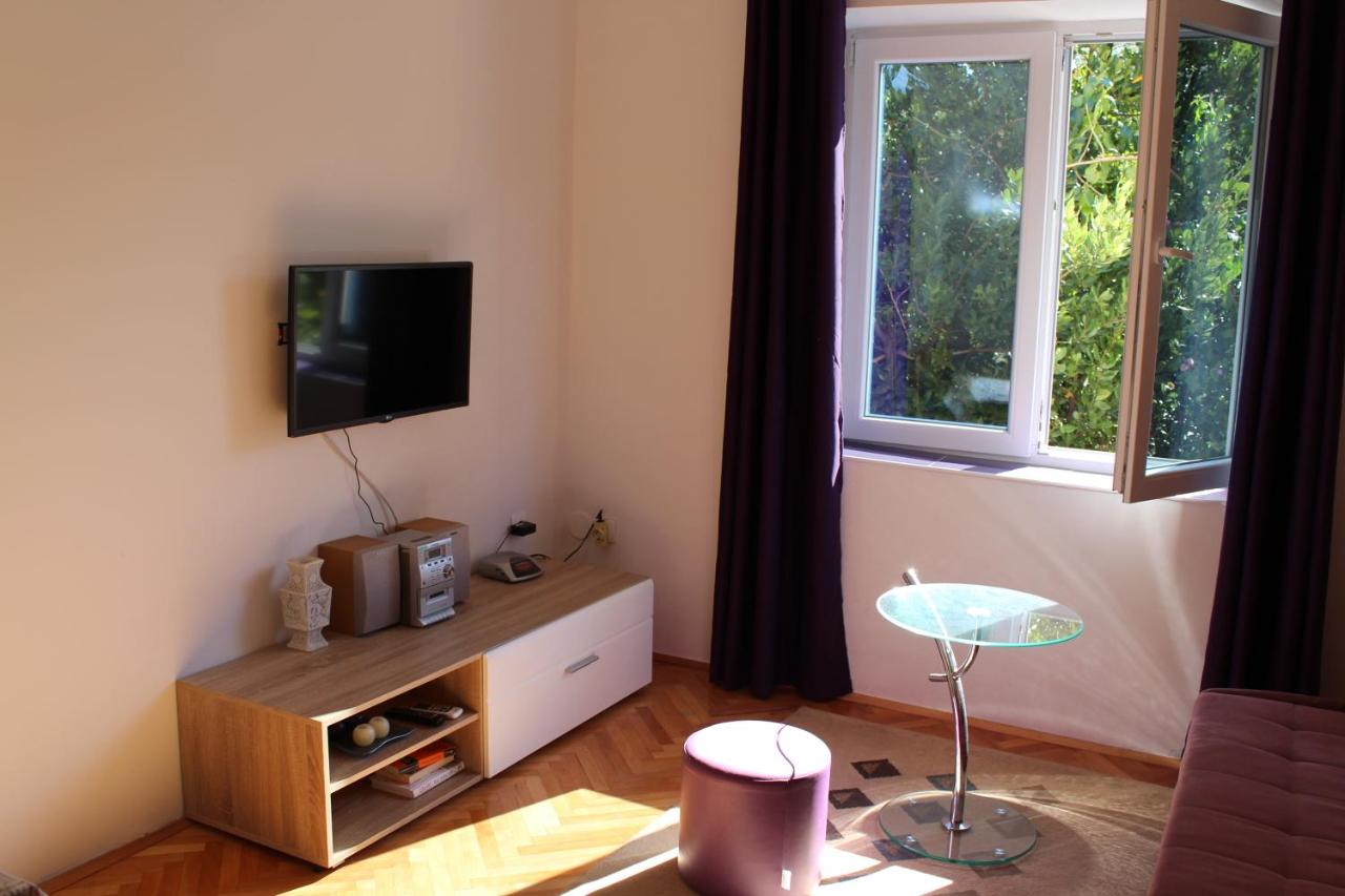 Apartamento de 2 dormitorios con sala de estar